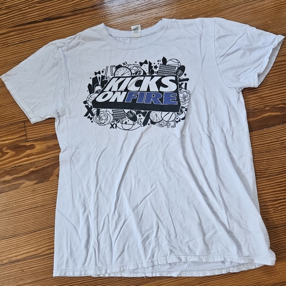 Kicks On Fire T-shirt - Picture 1 of 1